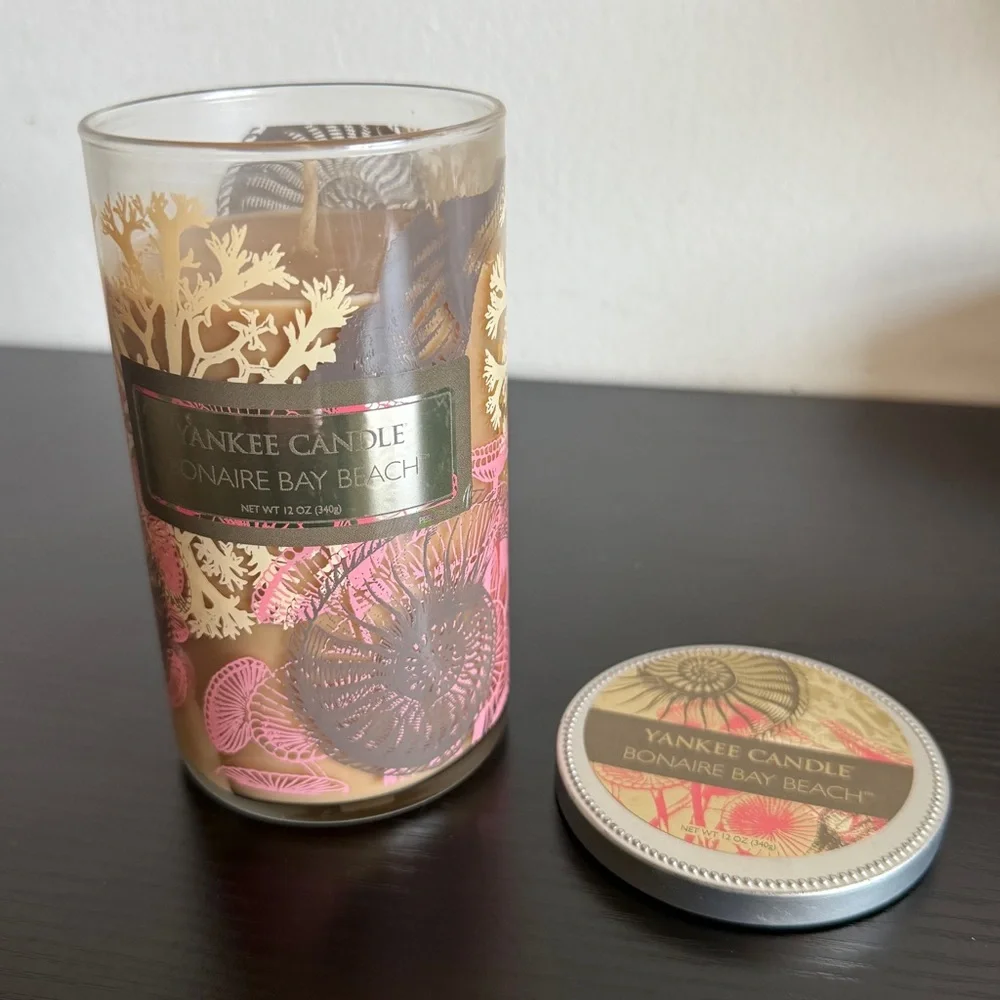 Yankee Candle Coral Reef Decorative Jar Candle in Bonaire bay Beach